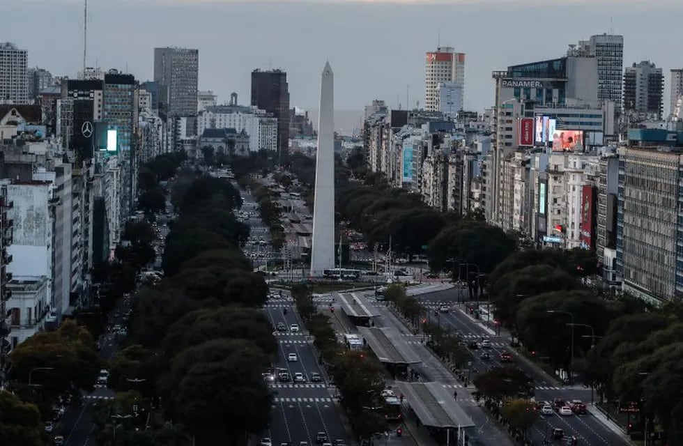 AME7562. BUENOS AIRES (ARGENTINA), 11/08/2020.- Vista aérea del Obelisco hoy, durante otra jornada de cuarentena a causa de la Covid-19, en Buenos Aires (Argentina). EFE/ Juan Ignacio roncoroni