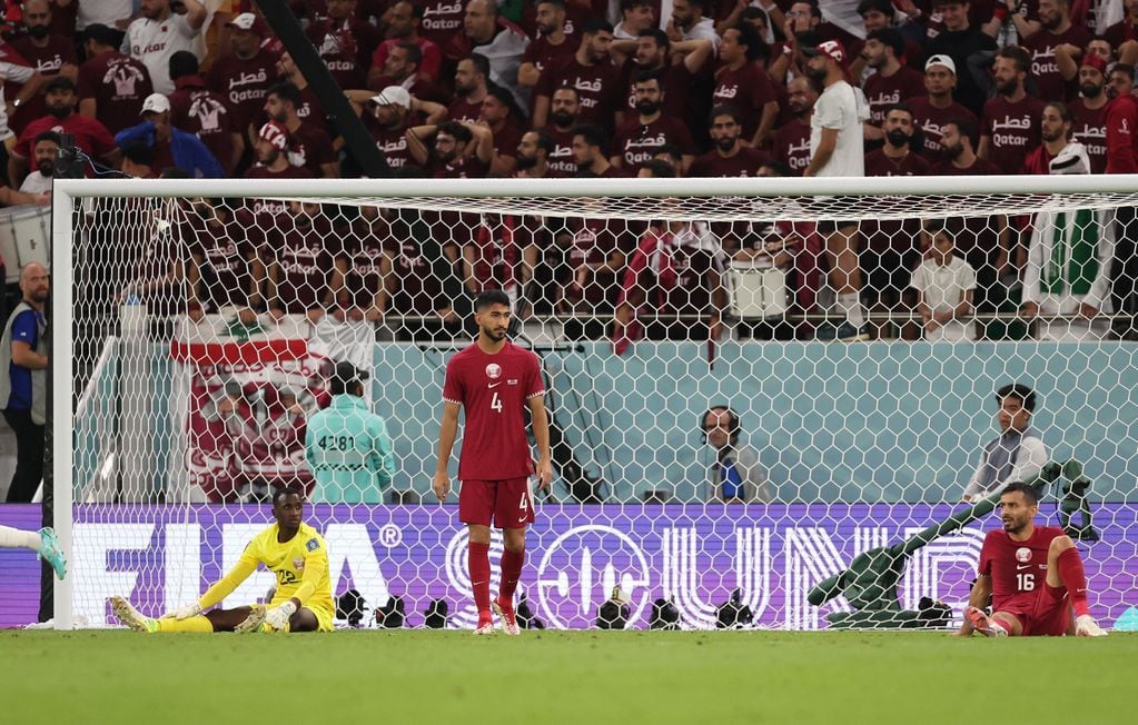La selección de Qatar se convirtió en el primer equipo eliminado de la Copa.