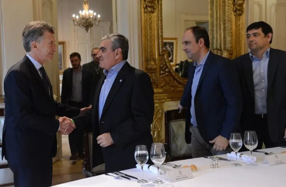 Joaquín Losada tuvo un encuentro con Macri y otros 17 intendentes. (Foto: Misiones Online)