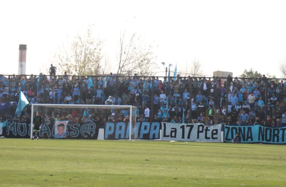 Los hinchas de Belgrano ocuparon mil lugares en la visita a Madryn. Y estarán en Mar del Plata (Prensa Belgrano).