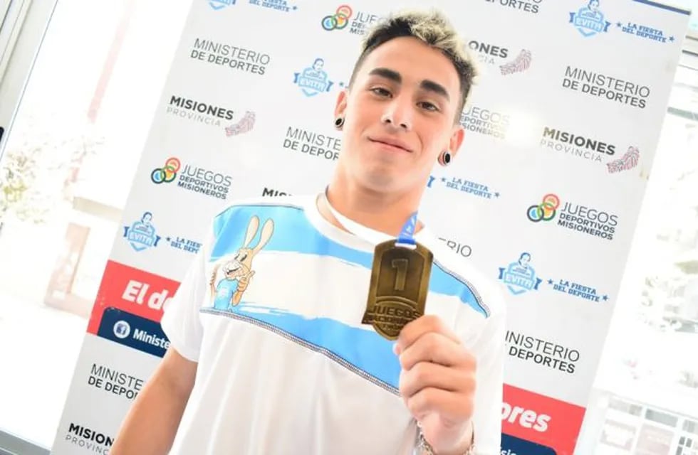 Francisco Benítez, de Eldorado, medalla de oro en salto en largo con una marca de 6,18 metros batiendo su propio récord. (Misiones Online)