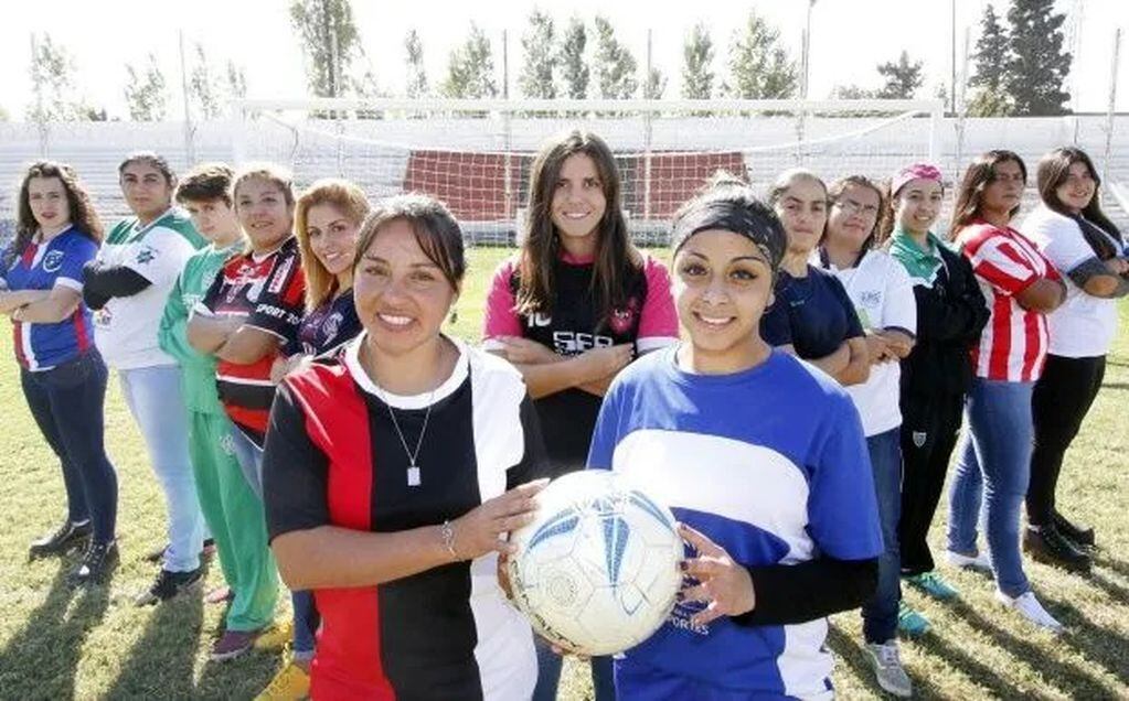 Fútbol femenino en San Juan.