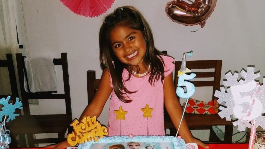  Guadalupe Lucero en su cumpleaños número 5.
