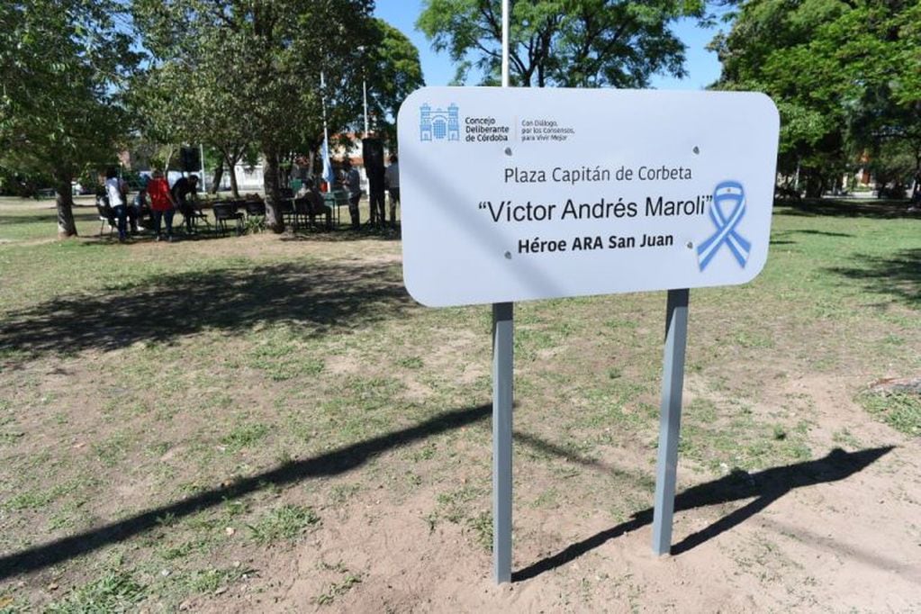 plaza “Capitán de Corbeta Víctor Andrés Maroli”– Héroe ARA San Juan