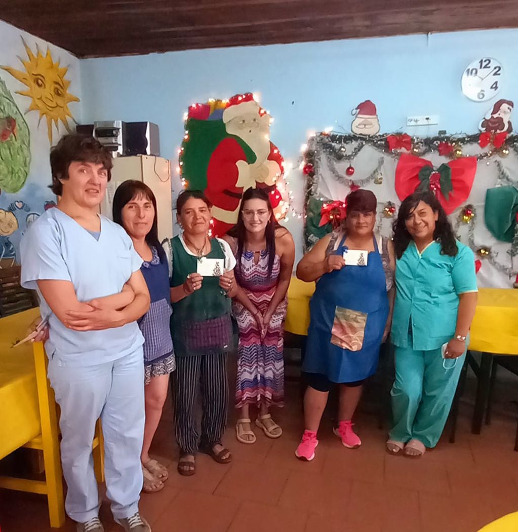 Entrega de Obsequios navideños a las familias que se atienden en los Caps de Tres Arroyos
