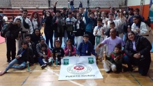 Iguazuenses marcaron presencia en Torneo Internacional de Karate