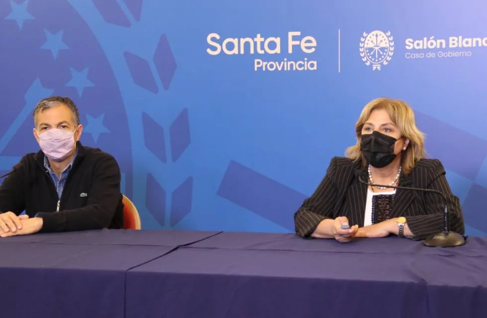 El ministro de Trabajo, Juan Manuel Pusineri, y su par de Salud, Sonia Martorano