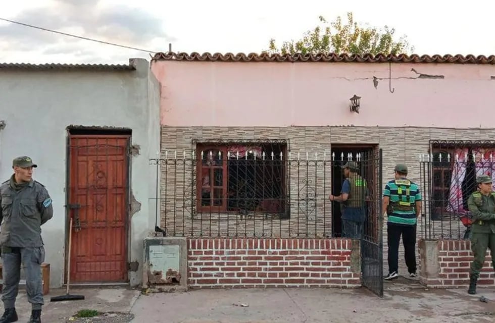 Allanaron y detuvieron a dos mujeres que obligaban a otras a prostituirse en Salta.