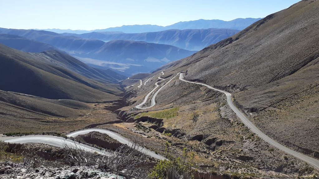 Vista de la Ruta Escénica Cuesta de Lipán, un estupendo recorrido que vincula la provincia de Jujuy con Chile.