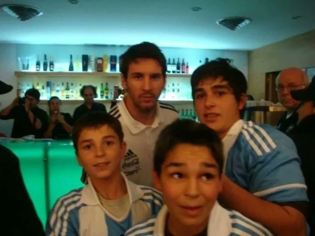 La "Araña" junto a  Lionel Messi.