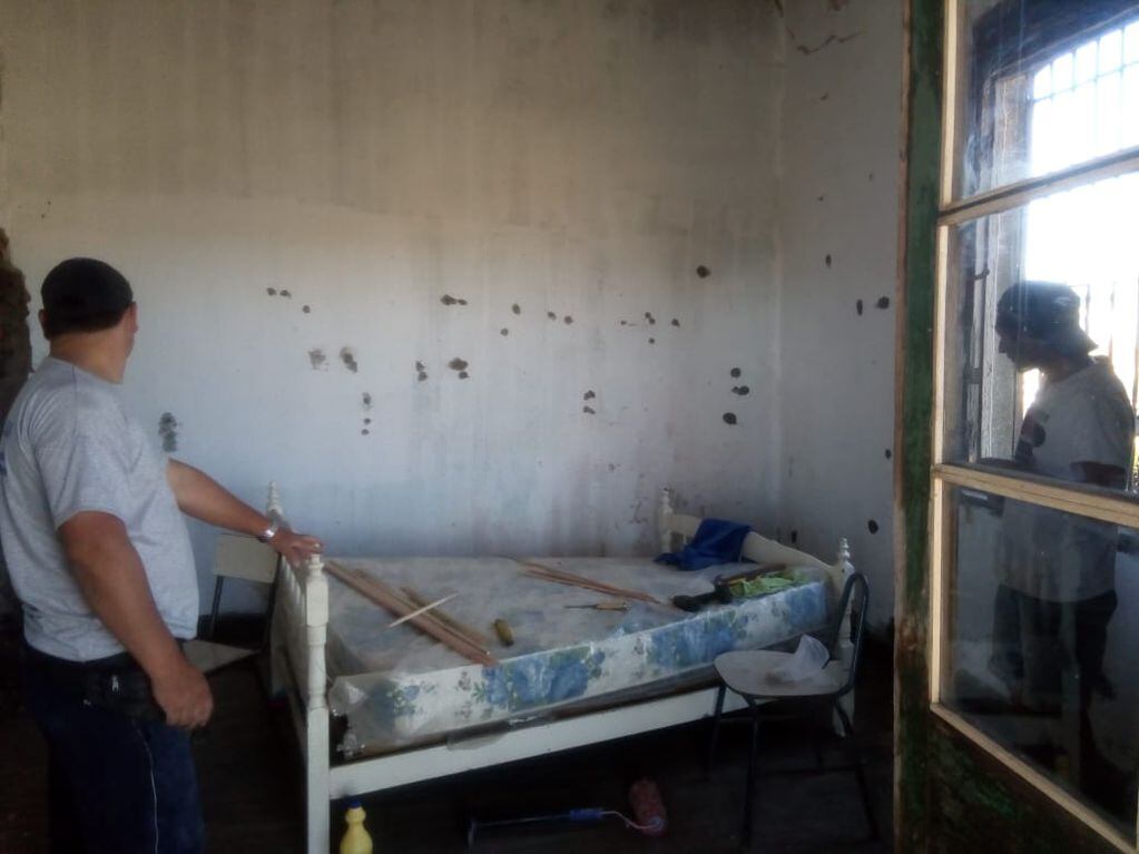 Trabajos en la casa abandonada que habitará la familia Villalba