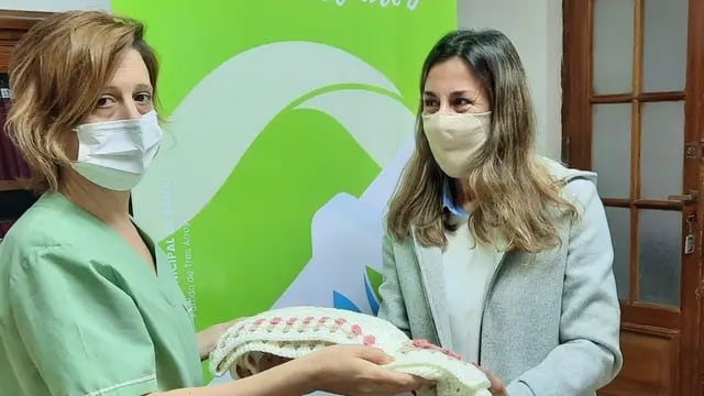 Donación de mantas para el servicio de Neonatología del Hospital Pirovano