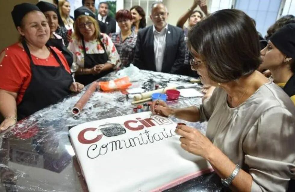 La gobernadora Corpacci inauguró la segunda Cocina Comunitaria para emprendedores (Foto: El Esquiú)
