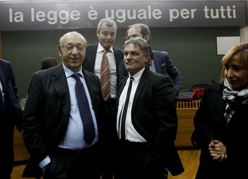 Luciano Moggi (izquierda), el exdirigente de Juventus que sostiene que la llegada de Cristiano Ronaldo a Turín es un hecho. (AP Photo/LaPresse)