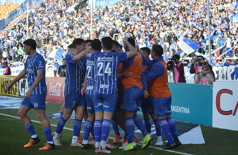 Godoy Cruz  se abraza a la ilusión de seguir sumando y salir de la zona de Descenso en la Liga Profesional de Fútbol.