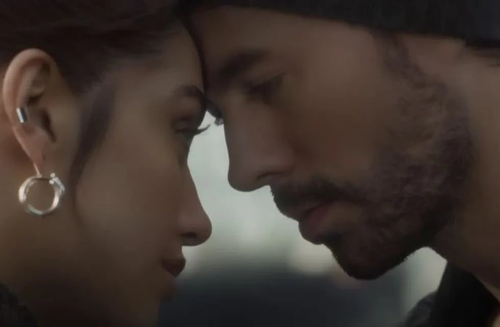 María Becerra y Enrique Iglesias lanzaron el romántico videoclip de “Así es la vida”