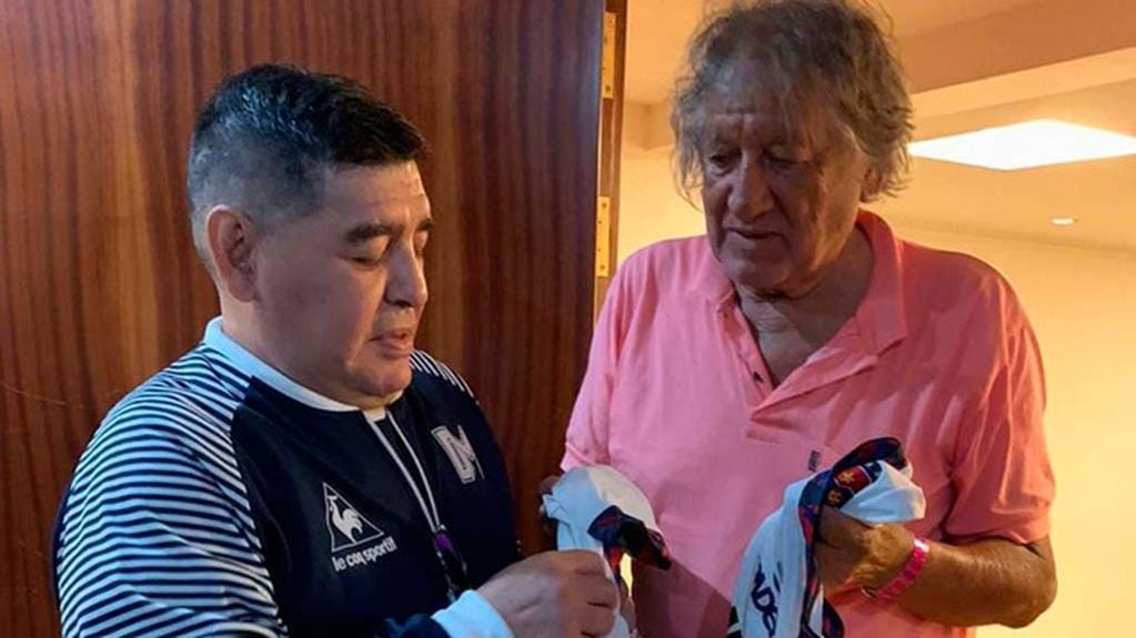 El exfutbolista conoció a Diego Maradona cuando vino a Rosario a dirigir a Gimnasia y Esgrima de La Plata.