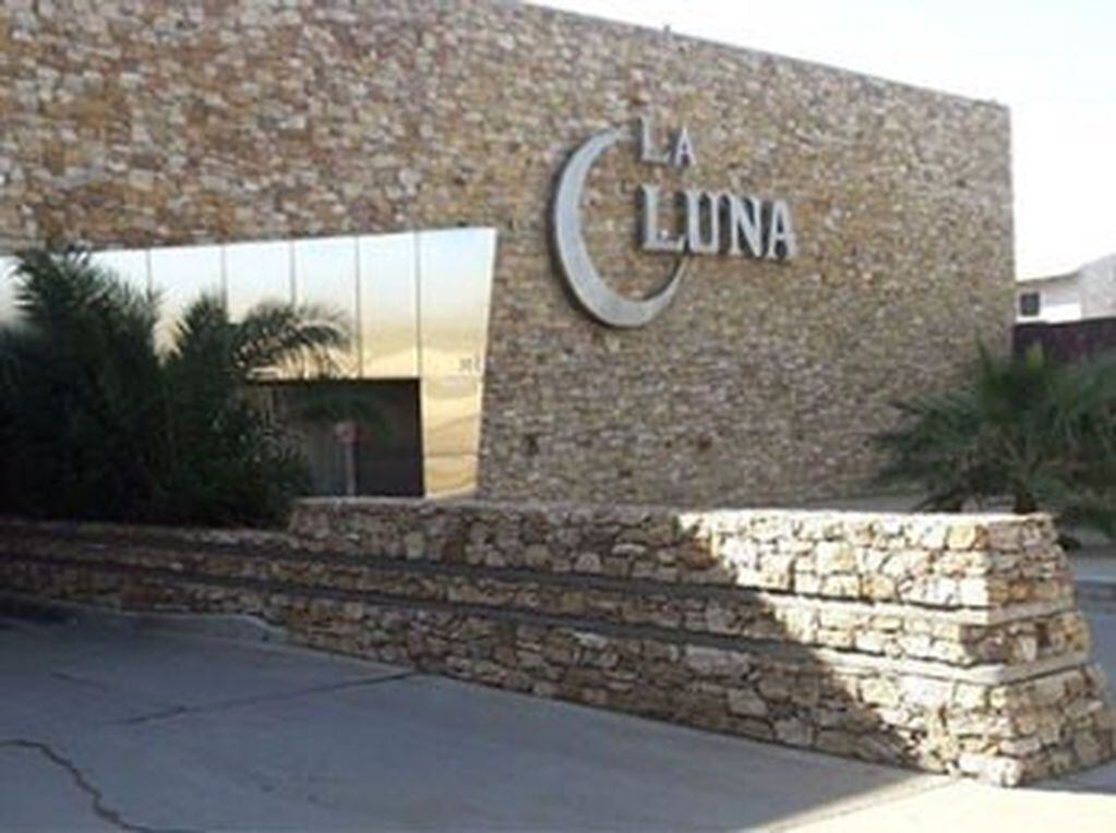 "La Luna", hotel alojamiento situado en Guaymallén, Mendoza.