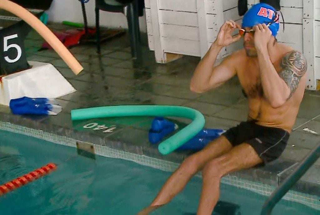 Jorge D'Andria, el nadador mendocino que necesita ayuda para participar en torneos nacionales.