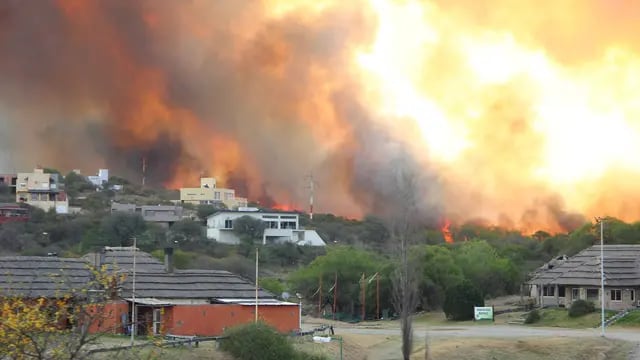 Incendio entre Malagueño y Carlos Paz, en 2020.