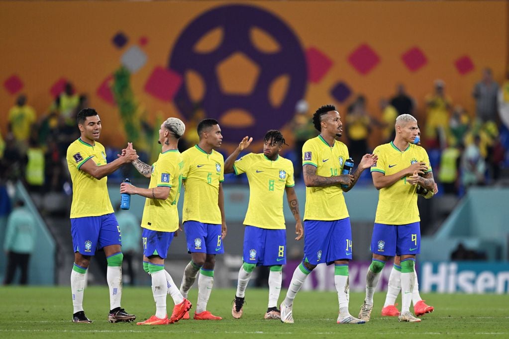 Brasil festejó la victoria ante Suiza y la clasificación a los octavos de final del Mundial de Qatar 2022. (AP)