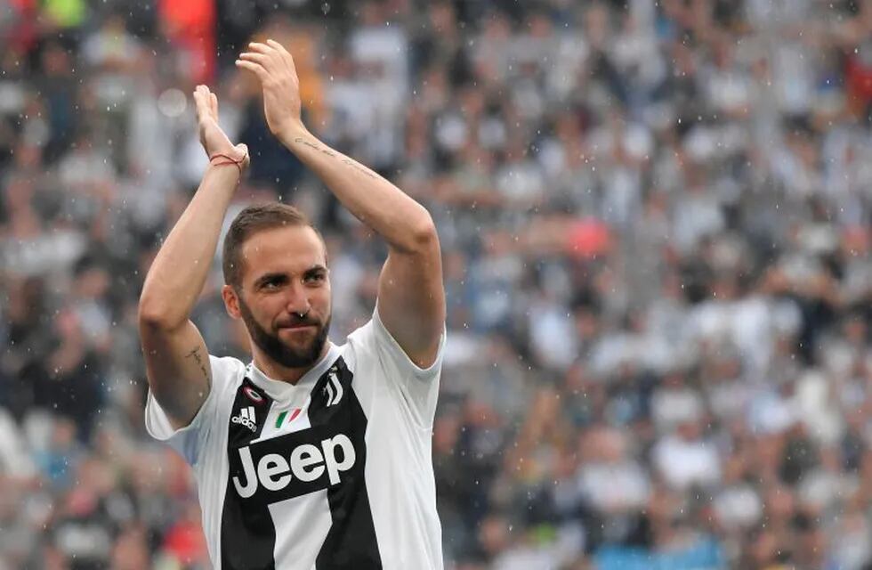 Higuain fue aplaudido