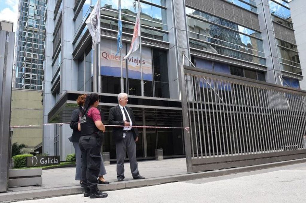 Amenaza de bomba en la sede central del Banco Galicia.