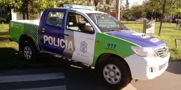 Un joven resultó herido tras forcejear con dos delincuentes que ingresaron a robar a su departamento en La Plata.