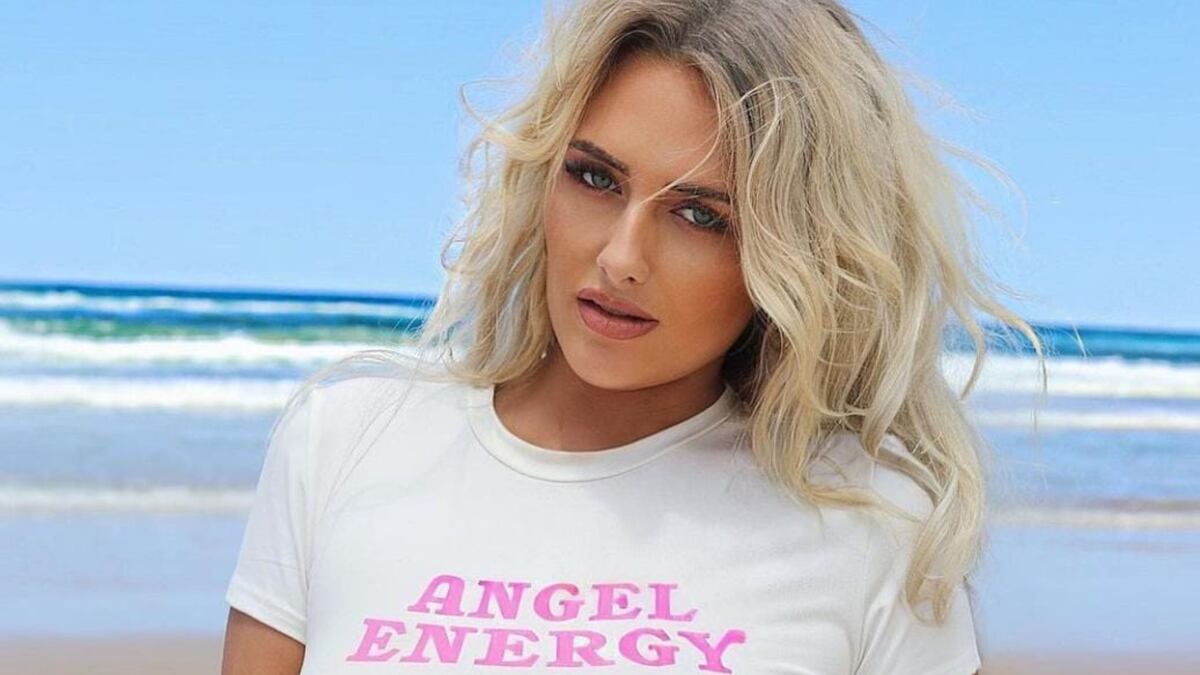Era una famosa surfista, lo dejó todo por OnlyFans y ahora gana