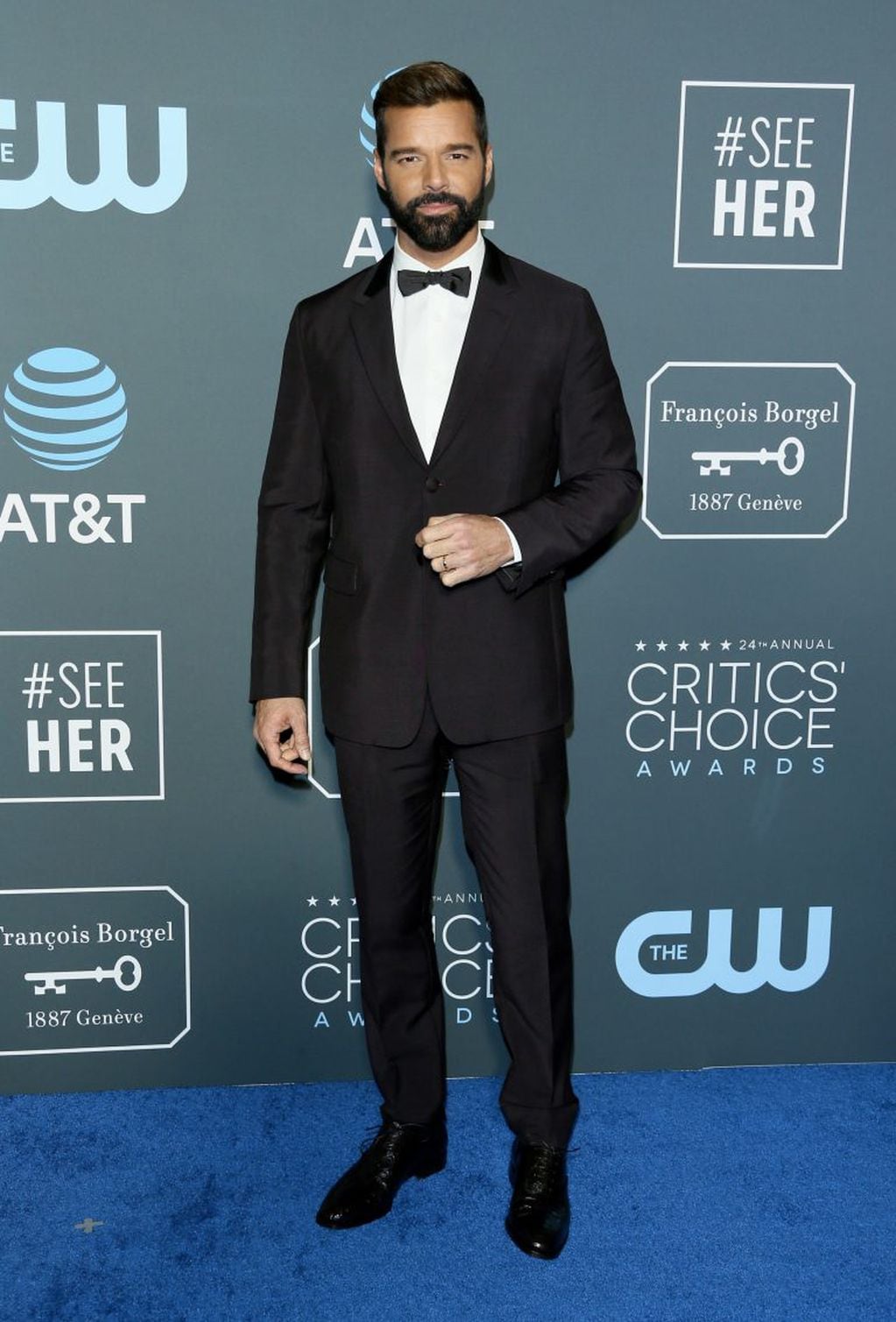Ricky Martin posa en la alfombra azul de los Critics' Choice Awards. (Foto: Jean-Baptiste LACROIX / AFP)