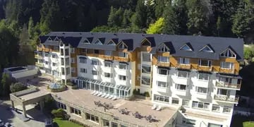 Un alud destrozó un hotel en Bariloche