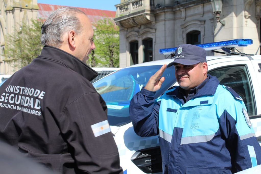 Sergio Berni estuvo en Tres Arroyos y entregó 12 nuevos patrulleros a la policía