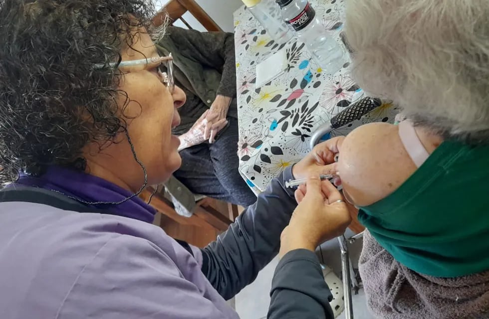 Vacunaron contra la gripe a los Adultos Mayores de los geriátricos de Tres Arroyos