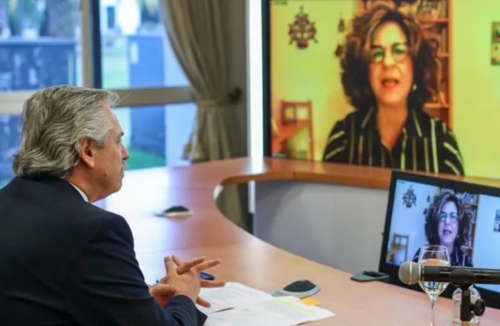 Alberto Fernández fue entrevistado por Dina Siegel Vann, directora del Comité Judío Estadounidense. (Presidencia)