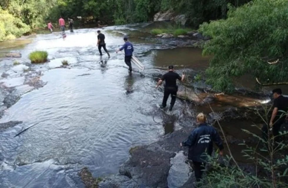 Investigan la muerte de un hombre que falleció ahogado en el arroyo Tacuruzú de San Pedro.