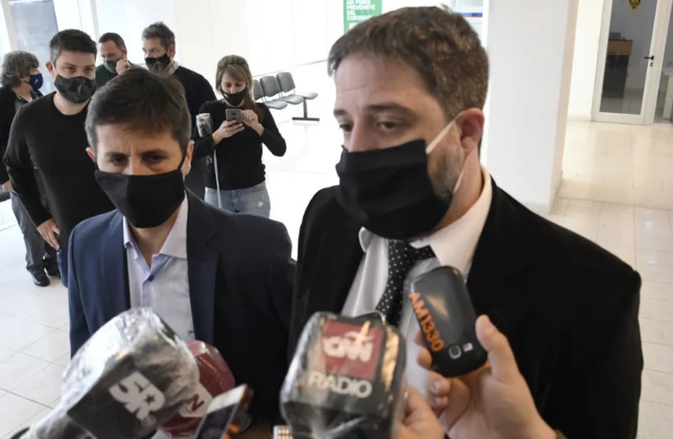 Los fiscales Luis Schiappa Pietra (izquierda) y Matías Edery acordaron la pena con la defensa en un juicio abreviado. (Juan José García)