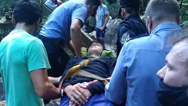 Salto Encantado: un turista sufrió un accidente y debió ser atendido