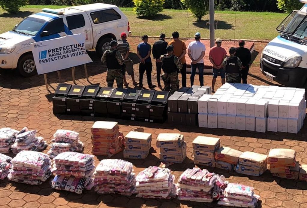 Secuestran cargamento de mercadería ilegal en Puerto Iguazú.