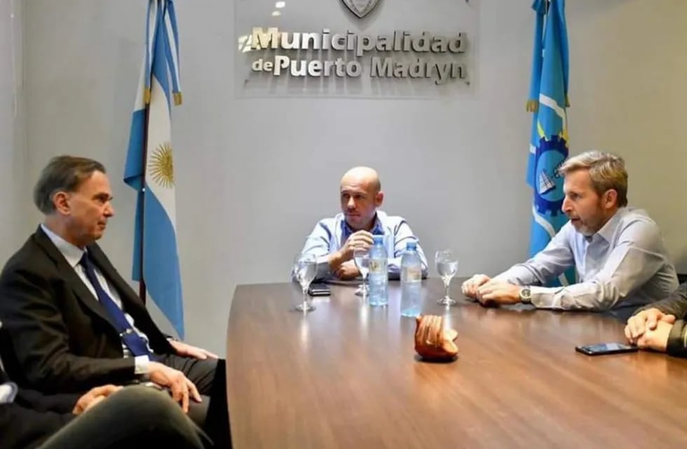 Pichetto y Frigerio junto al intendente de Puerto Madryn, Ricardo Sastre.