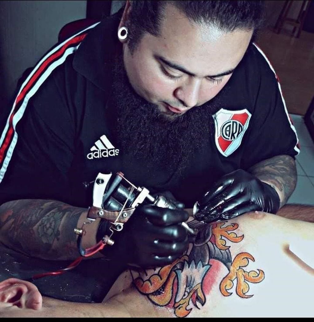 Tatuador Carlos Nieva
