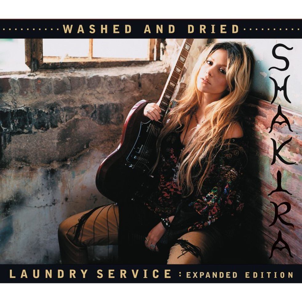 Shakira y el 20º aniversario de “Laundry Service”, su primer álbum en inglés.