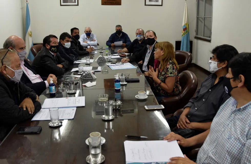 Cossio y Berdeja expresaron sus inquietudes y posiciones sobre la necesidad de sancionar una ley que erradique la violencia laboral de las oficinas públicas en Jujuy.