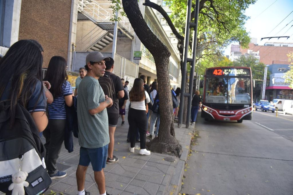 El servicio del transporte urbano de la ciudad de Córdoba se sigue adaptando a la salida de Ersa.