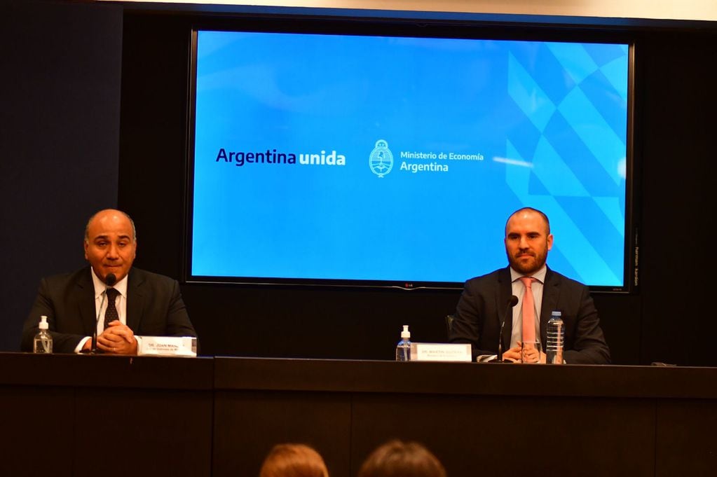 Juan Manzur y Martín Guzmán al anunciar el acuerdo con el FMI en el Palacio de Hacienda