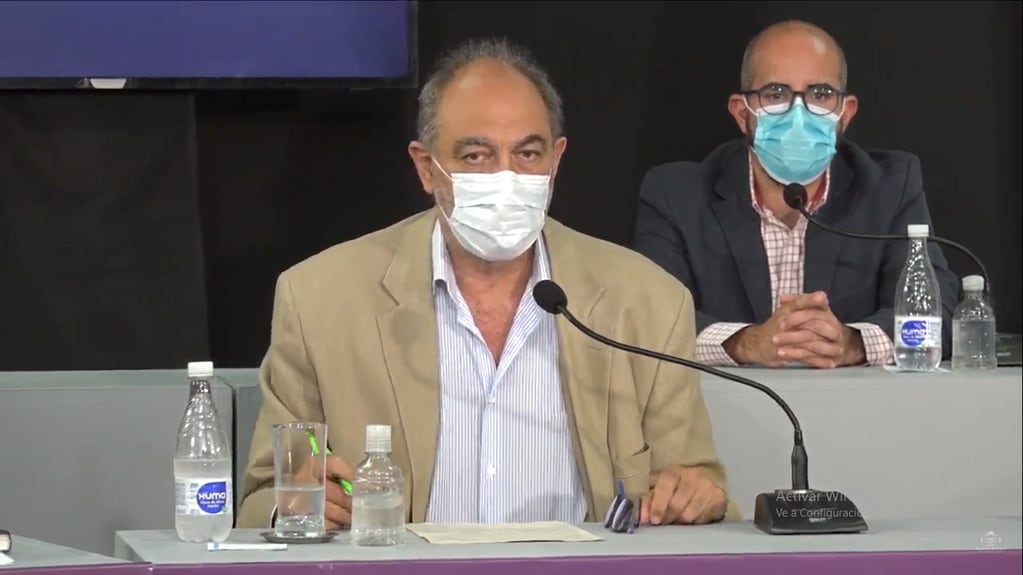 El ministro de Salud de Jujuy, Antonio Buljubasich, llamó a "que la gente 'se ponga las pilas' y tenga las dos vacunas" para poder participar del próximo carnaval.