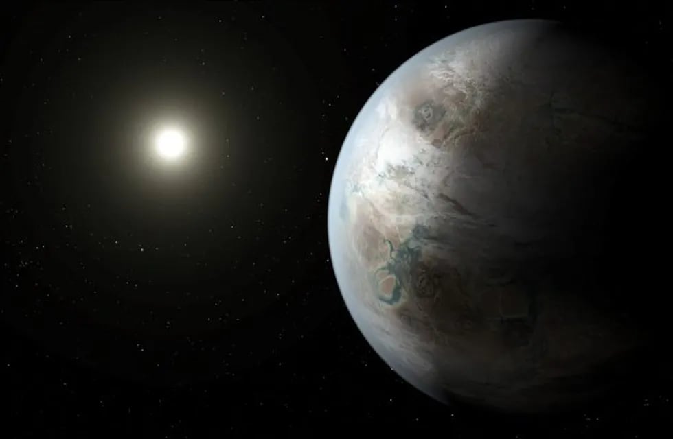 This artist rendering provided by NASA/JPL-Caltech/T. Pyle, taken in 2015, depicts one possible appearance of the planet Kepler-452b, the first near-Earth-size world to be found in the habitable zone of a star that is similar to our sun. NASA says its planet-hunting telescope has found 10 new planets outside our solar system that are likely the right size and temperature to potentially have life on them.  (NASA/JPL-Caltech/T. Pyle via AP)   Hallan 10 nuevos exoplanetas similares a la Tierra que también podrian ser habitables planeta Kepler 452b astronomia hallazgo planetas