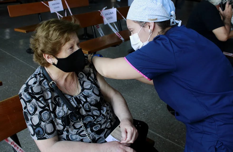 Este lunes inicio el plan de inmunización a mayores de 70 años contra el coronavirus.