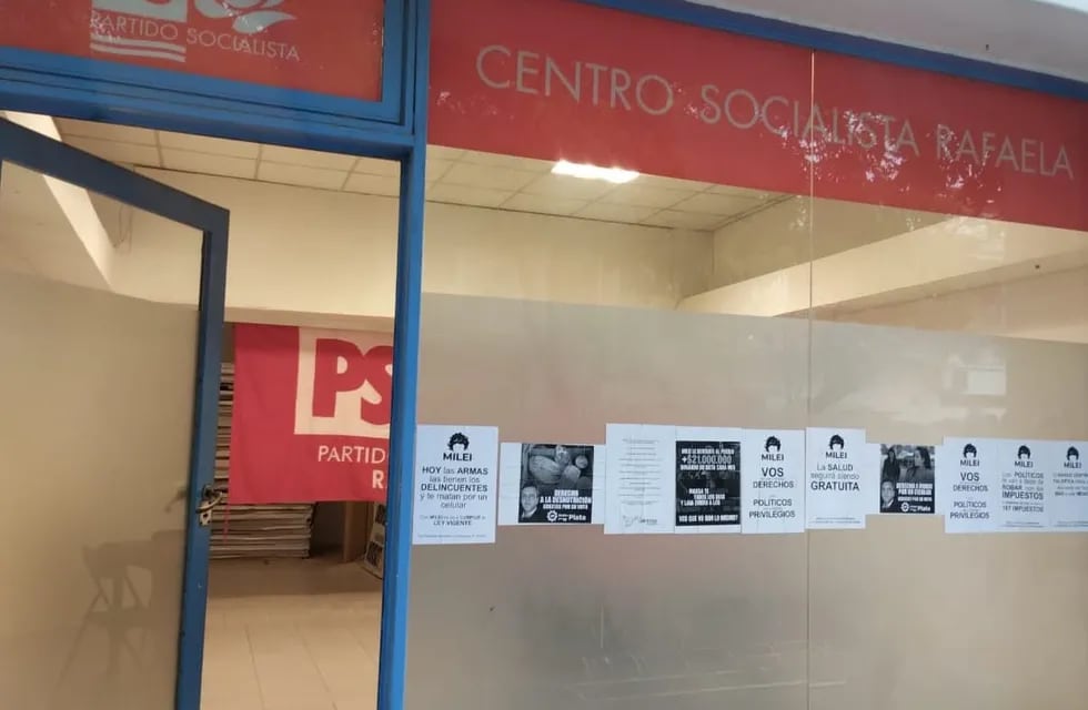 El partido socialista de Rafaela denunció el ataque a su sede por parte de militantes de Milei