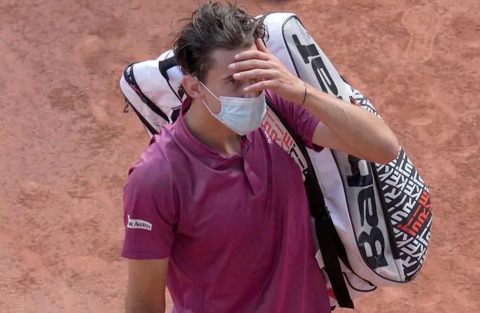 Dominic Thiem se despidió en primera ronda de Roland Garros.