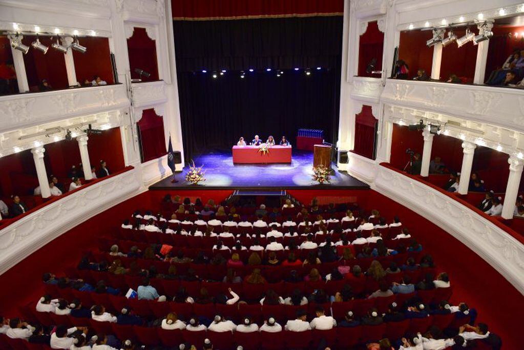 La acogedora sala del Teatro Mitre fue escenario del acto organizado por ATSA Jujuy.
